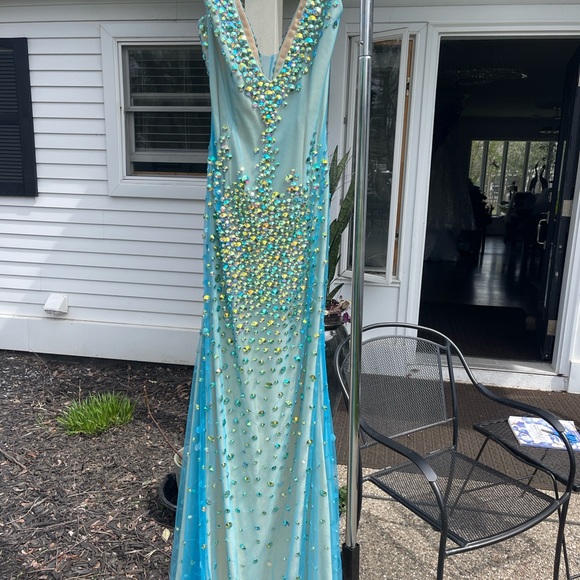 Special occasion dress 💁‍♀️🥂 - Picture 5 of 10